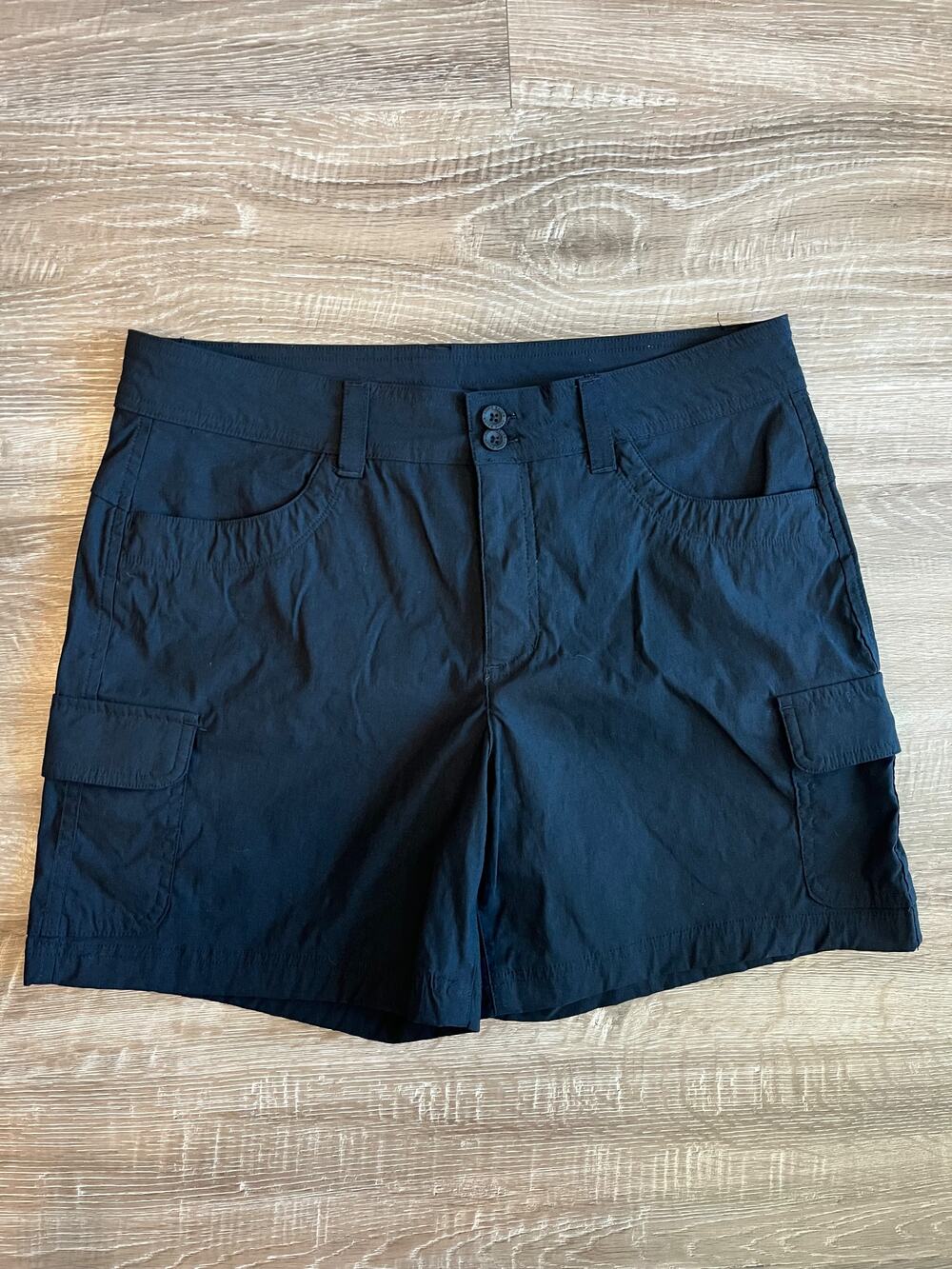 Eddie Bauer Women's Size 10 Black Summer Trail Short Nylon Athletic Zip Pockets